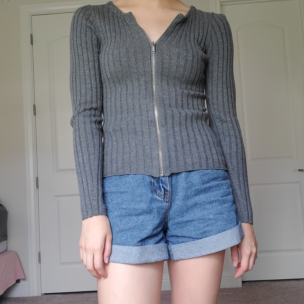Gray Fitted Sweater with Zipper